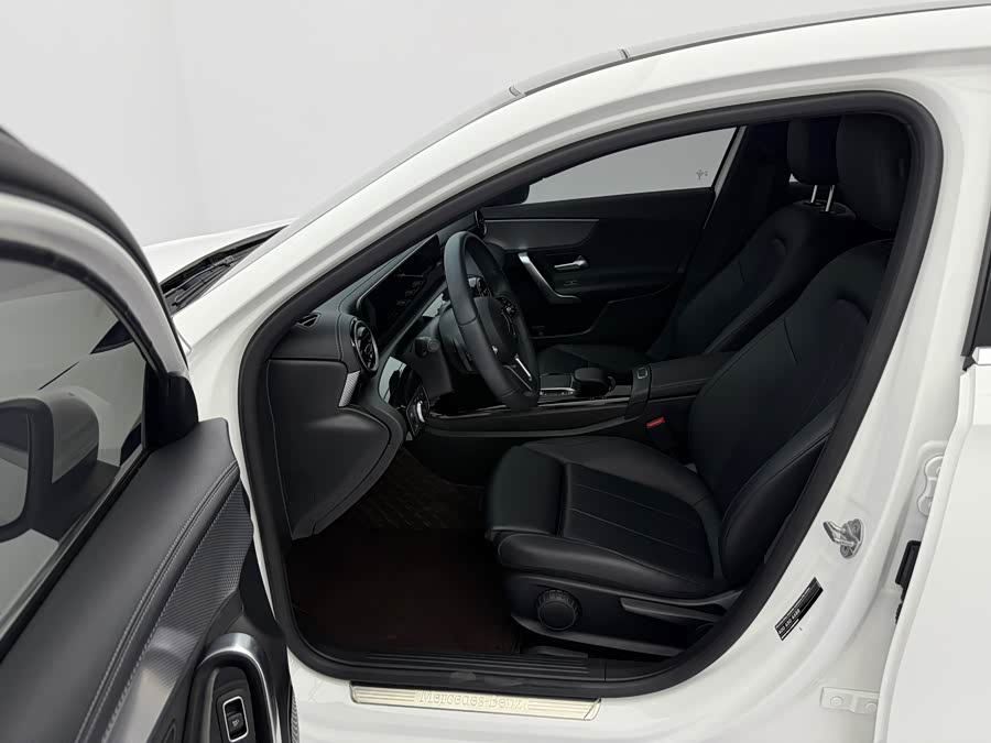 Mercedes-Benz A-Class 2023, фото 23