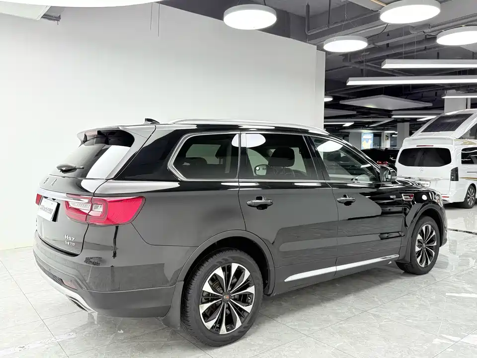 Hongqi HS7