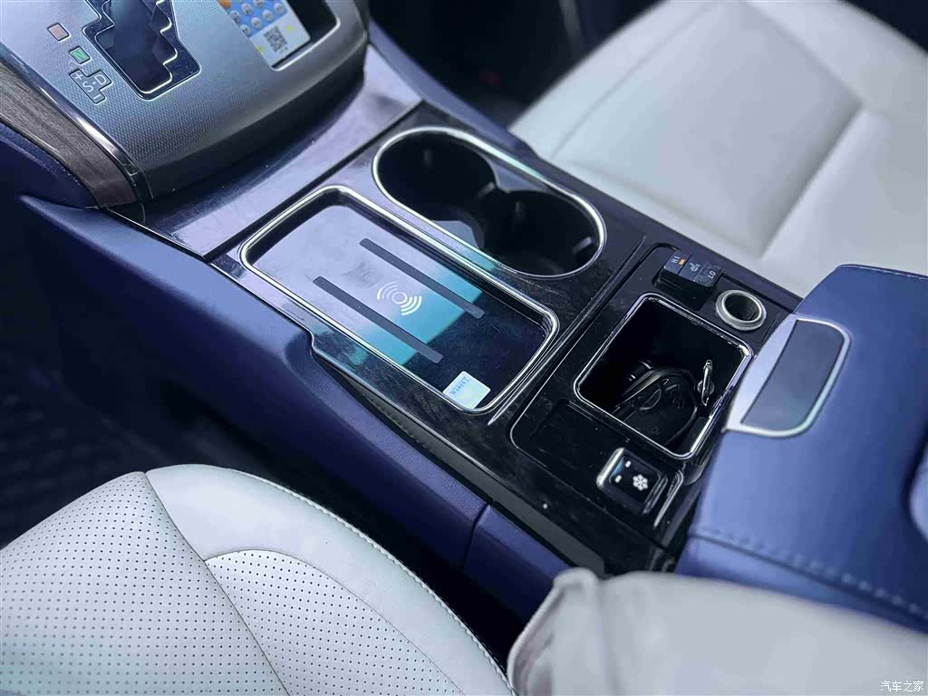 Toyota Alphard, 2011 10