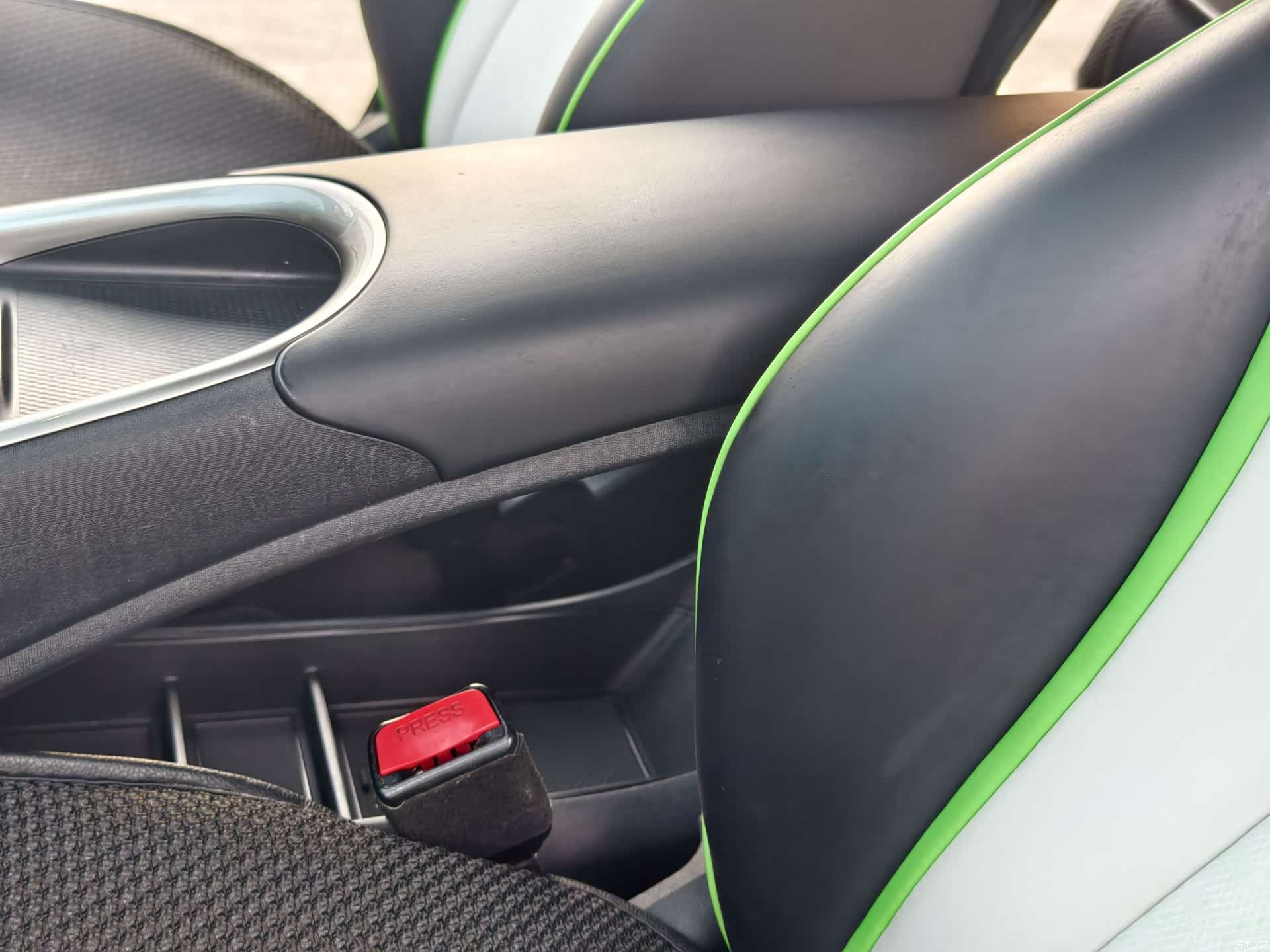 BYD Dolphin, 2022 20