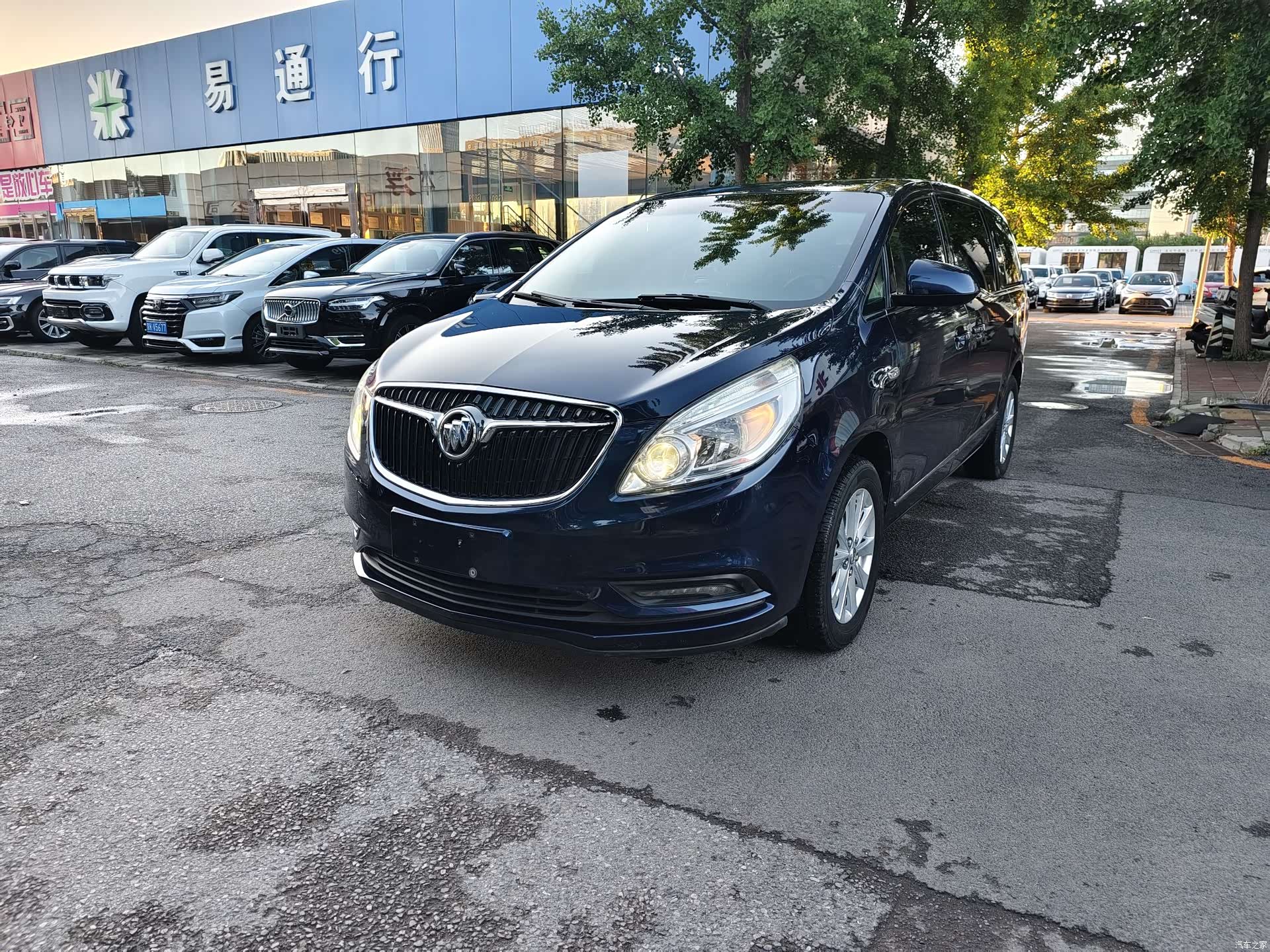 Buick GL8, 2017 1