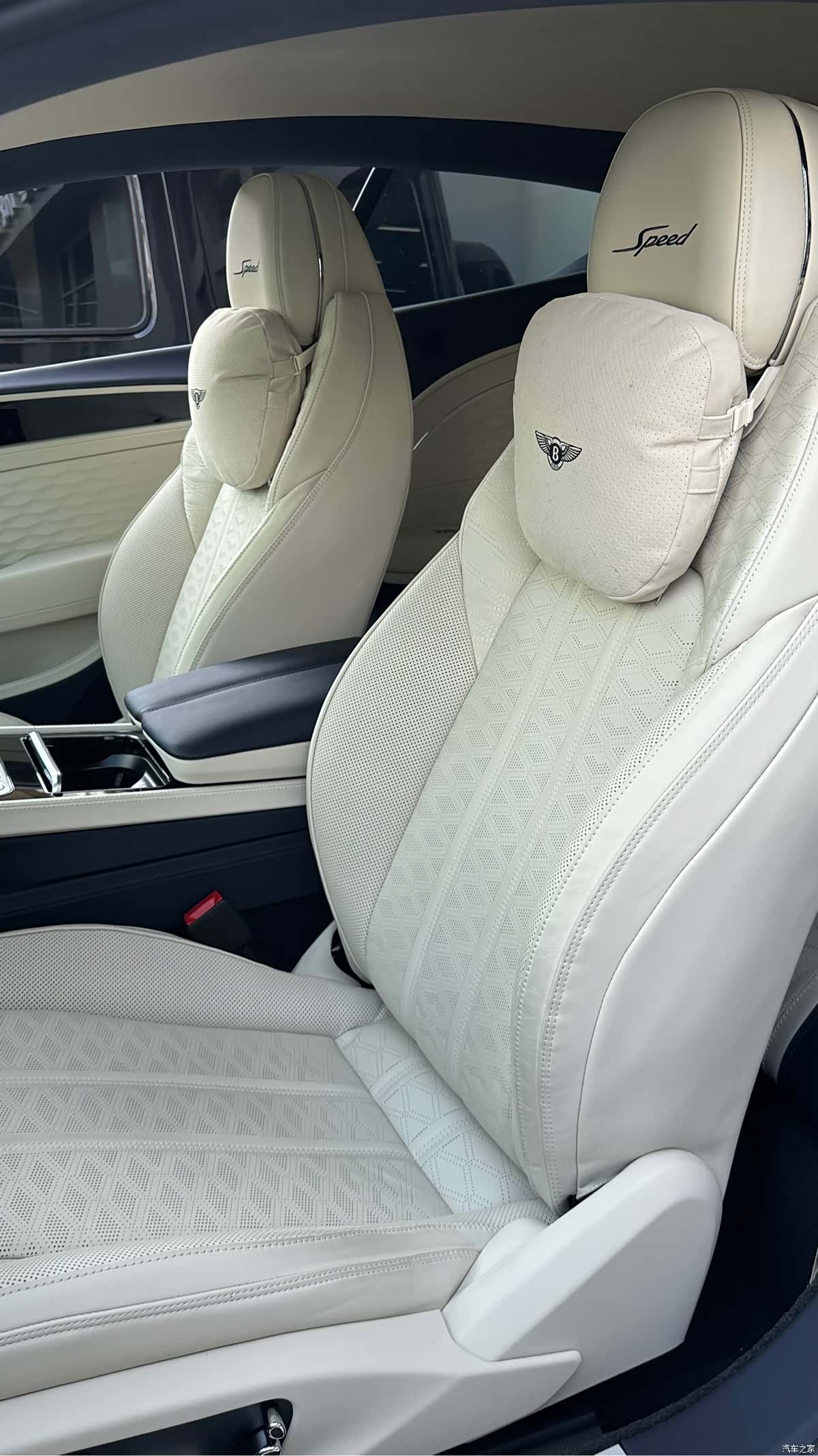 Bentley Flying Spur, 2025 4