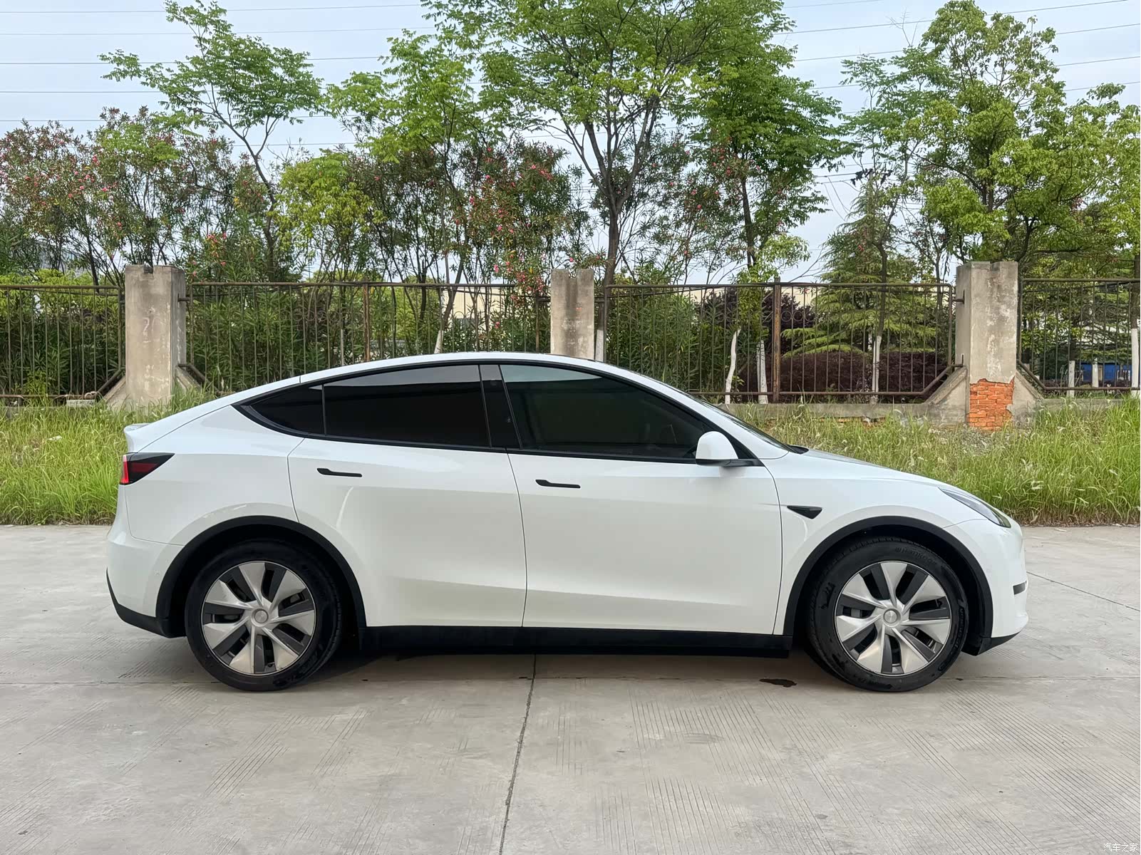 Tesla Model Y, 2022 4