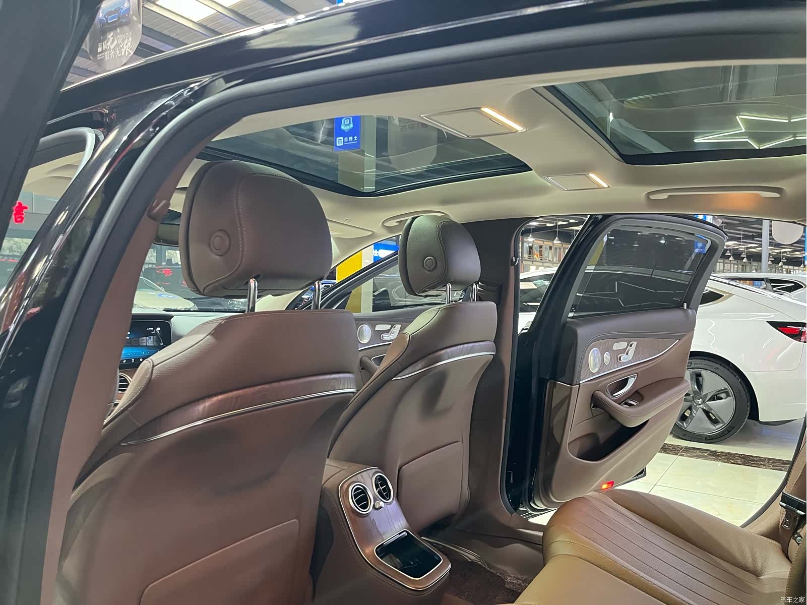 Mercedes-Benz E-Class, 2022 16