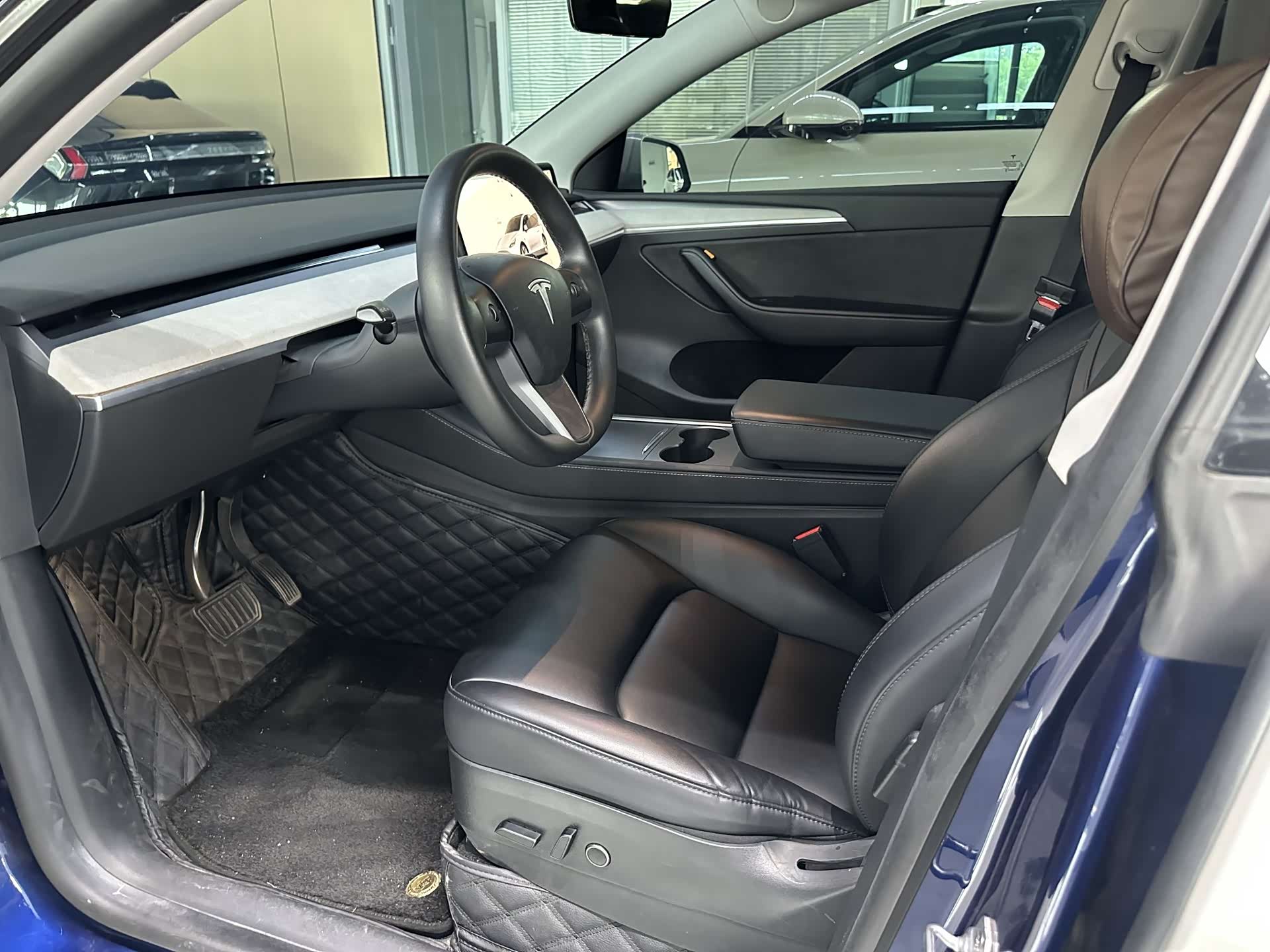 Tesla Model Y, 2022 7