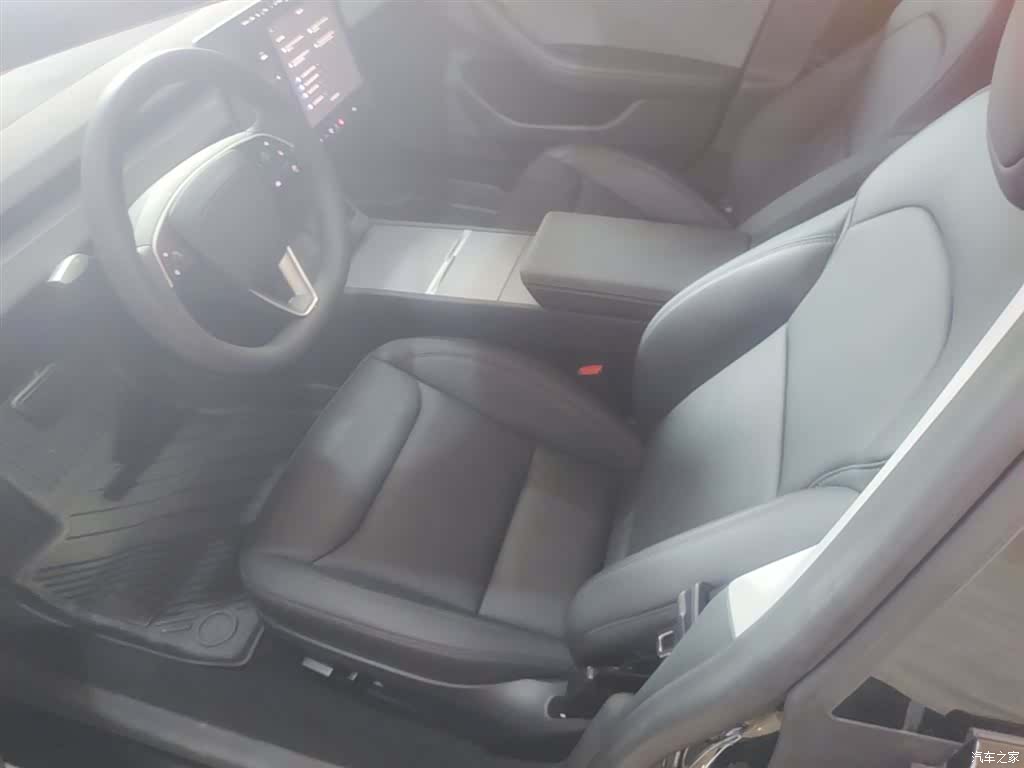 Tesla Model 3, 2025 15