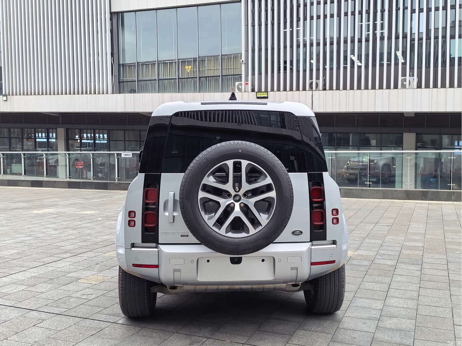 Land Rover Defender, 2022 7