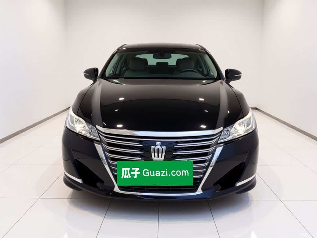 Toyota Crown, 2015 2