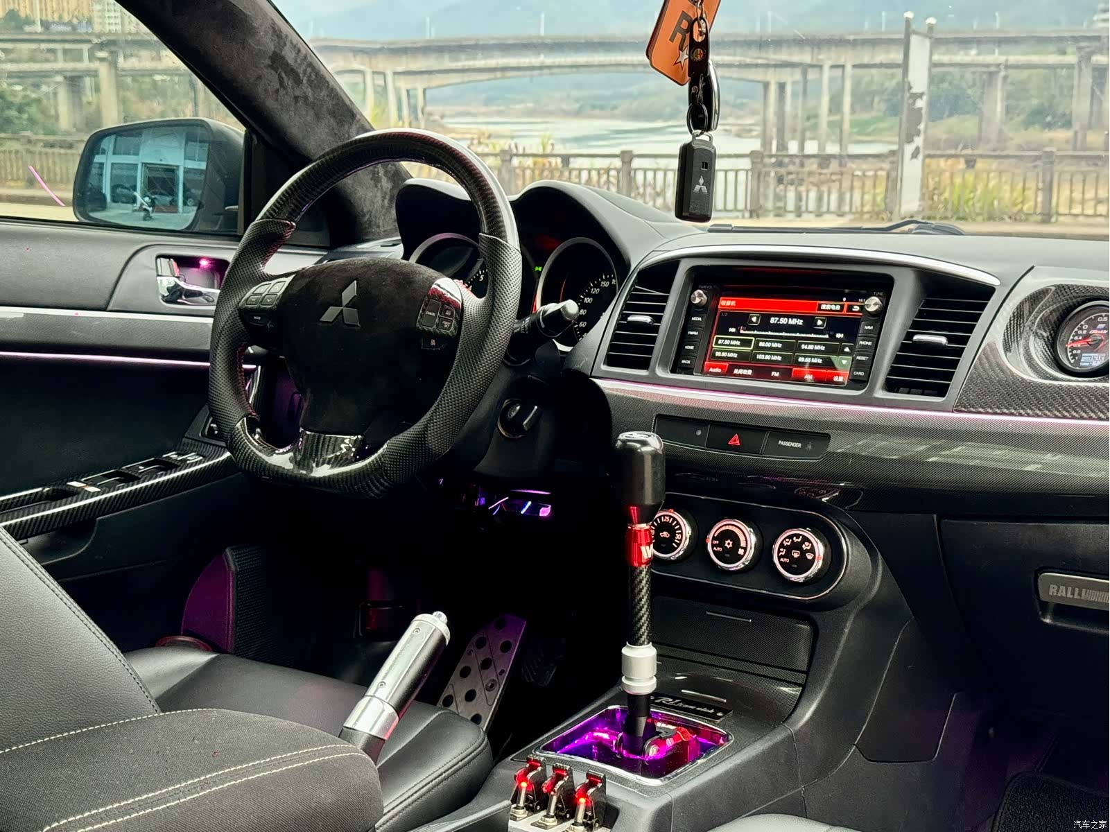 DongNanQiChe YARiS L, 2012 6