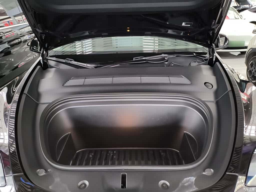 Tesla Model Y, 2022 19