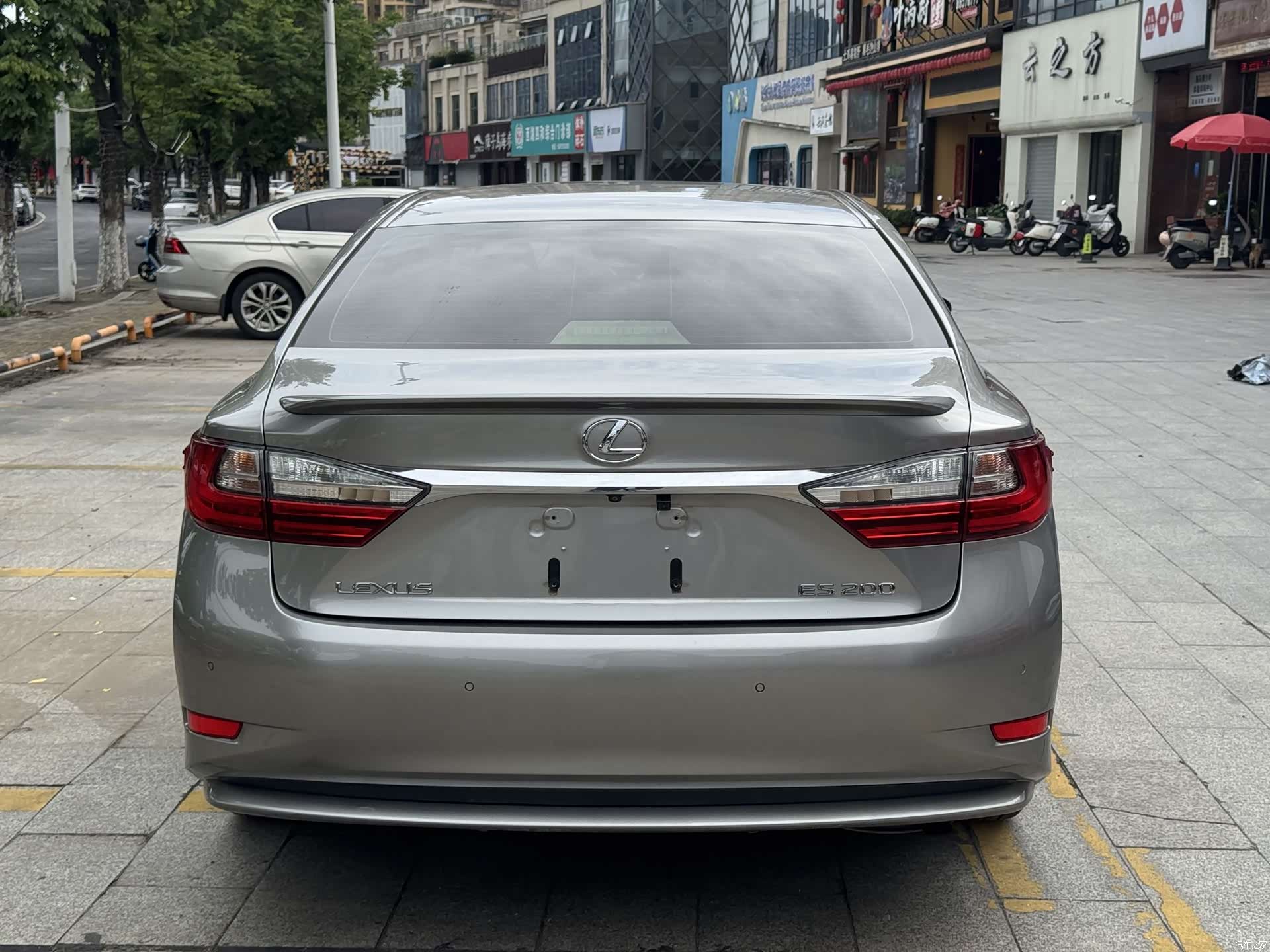 Lexus ES, 2016 14