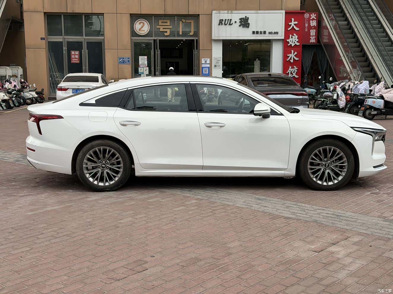 Bestune B70, 2023 9