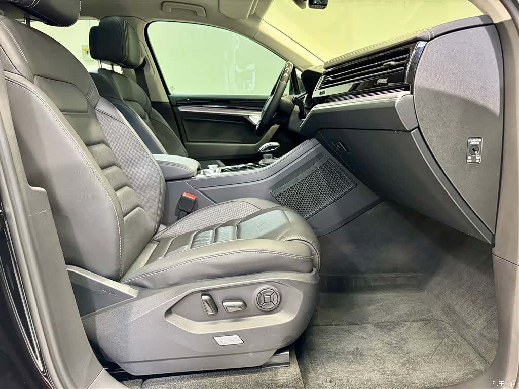 Volkswagen Touareg, 2023 19