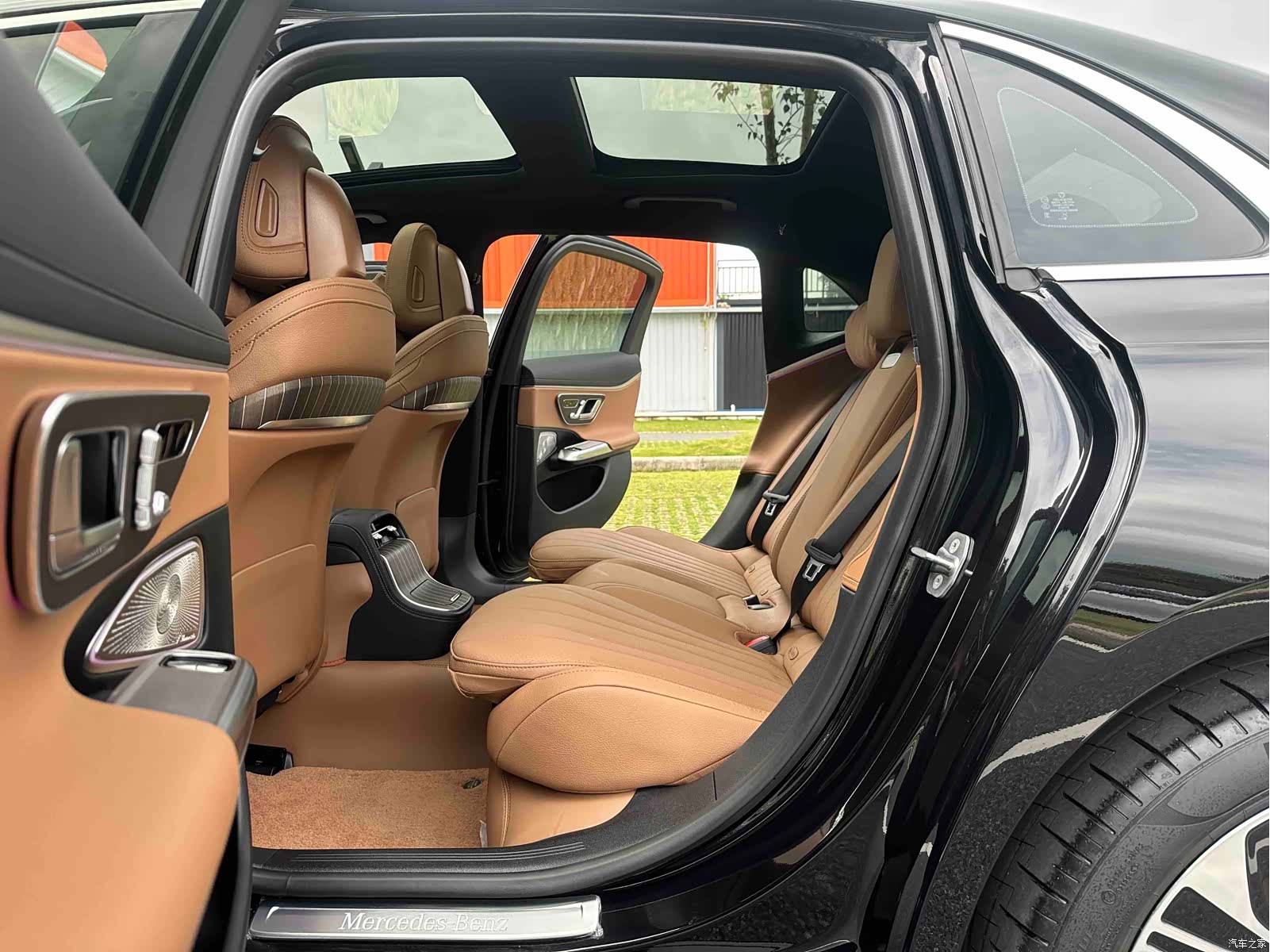 Mercedes-Benz E-Class, 2025 12