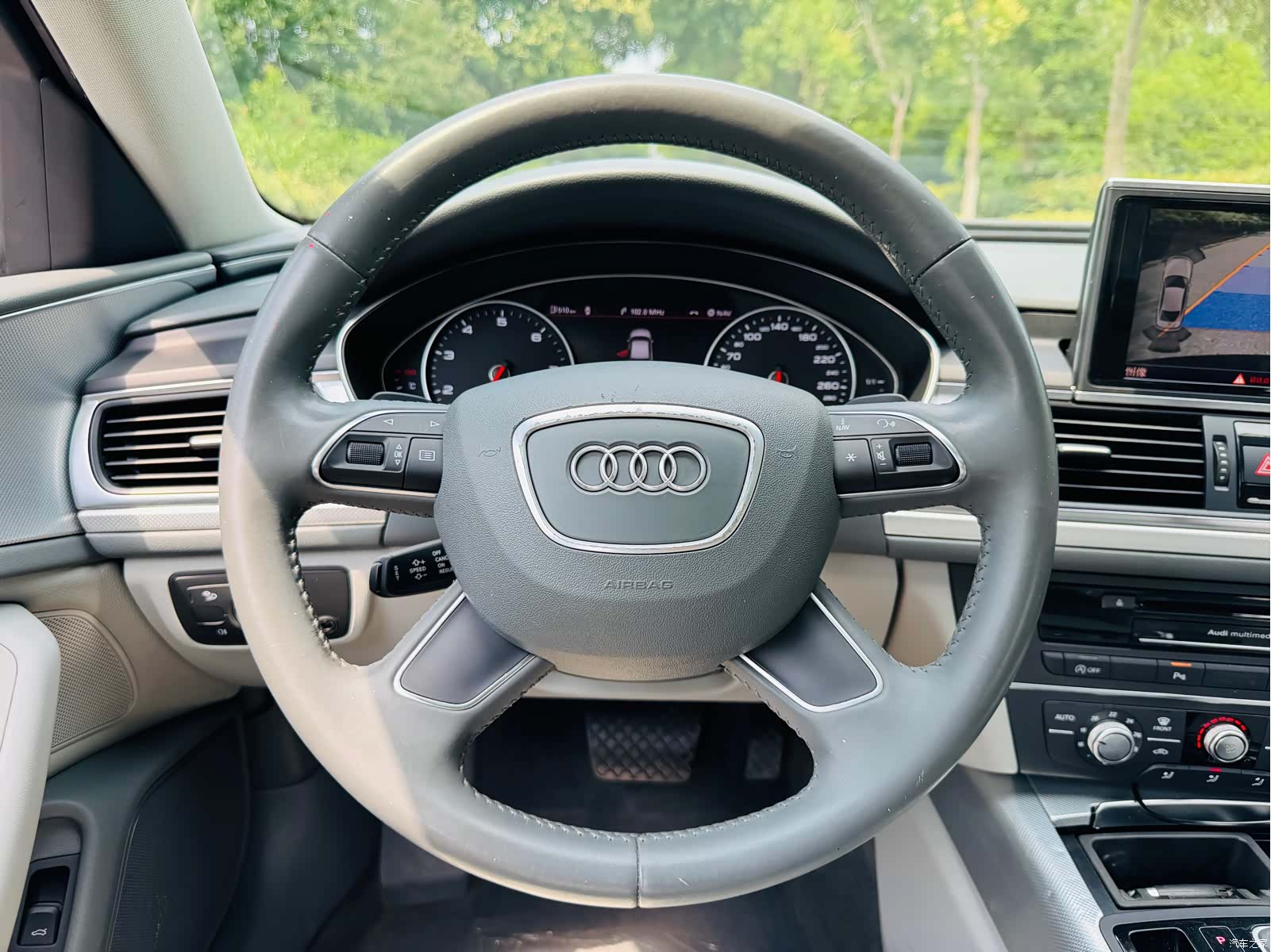 Audi A6L, 2015 9