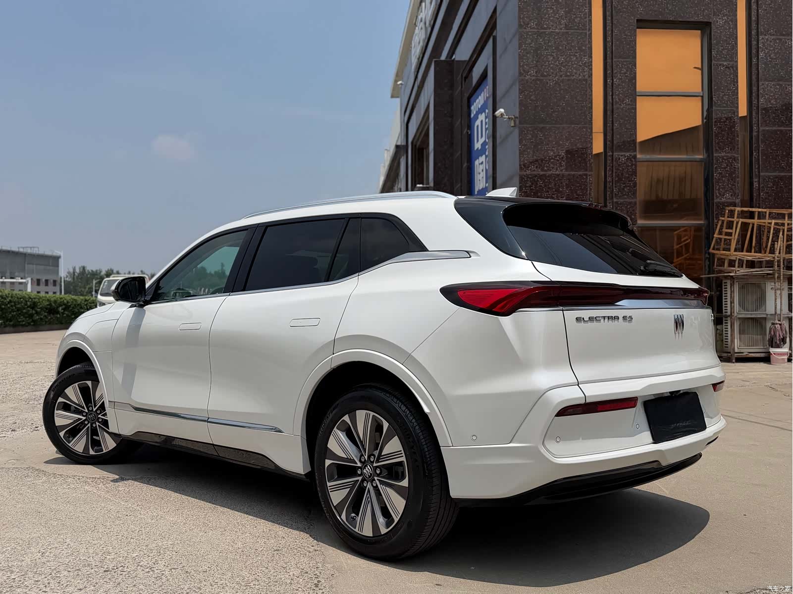 Buick E5, 2025 4