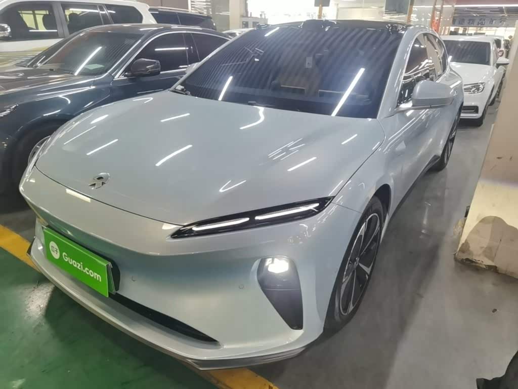 NIO ET5
