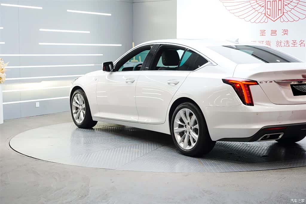 Cadillac CT5, 2024 все фото