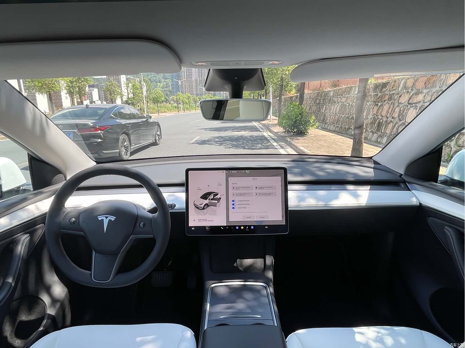 Tesla Model Y, 2023 все фото