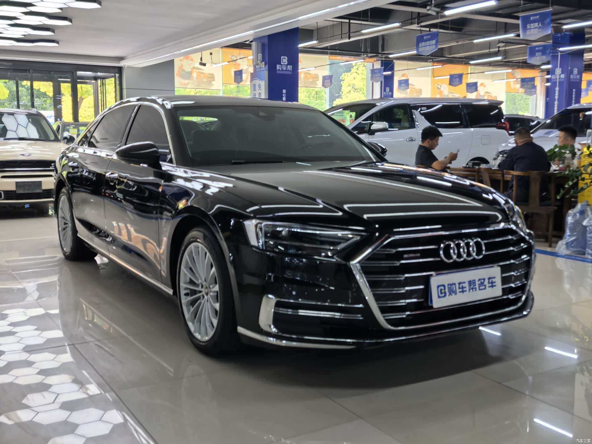 Audi A8L, 2022 3