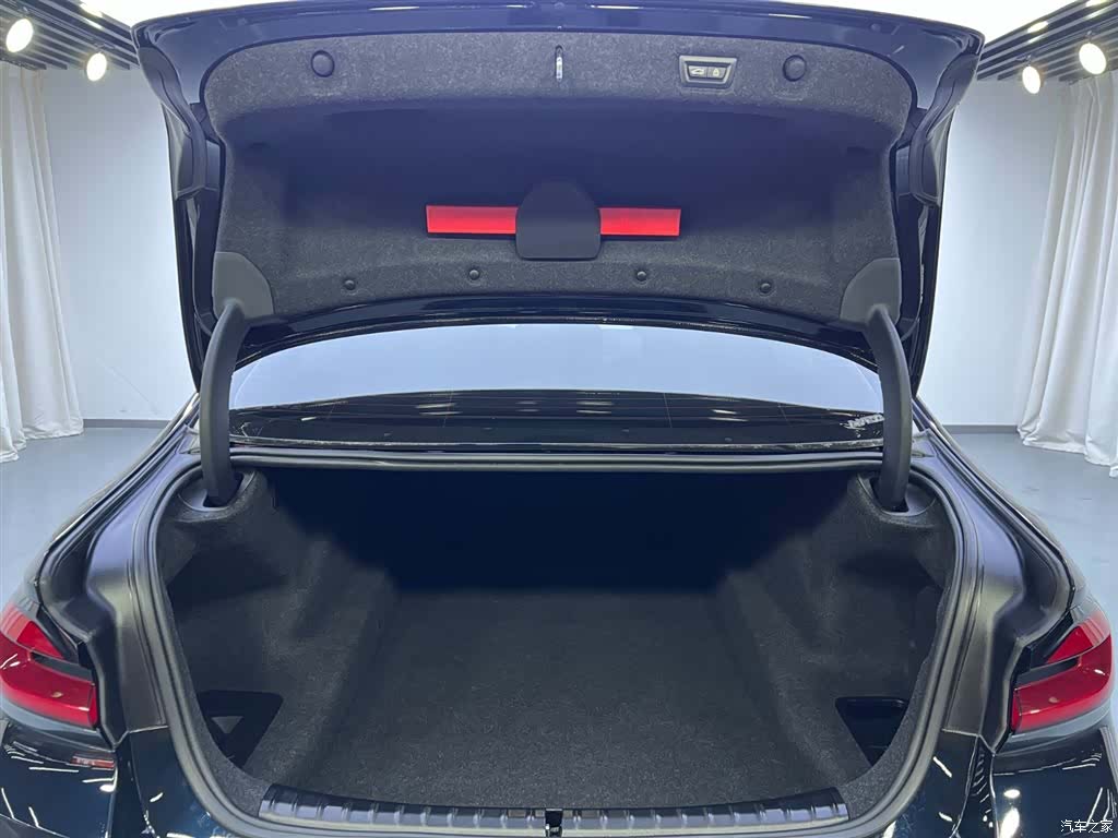 BMW 5 Series, 2022 25