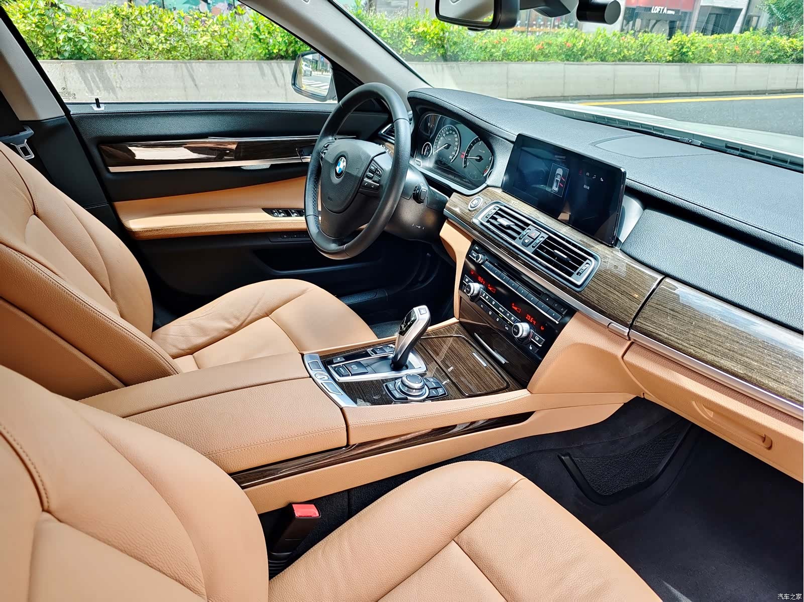 BMW 7 Series, 2011 18