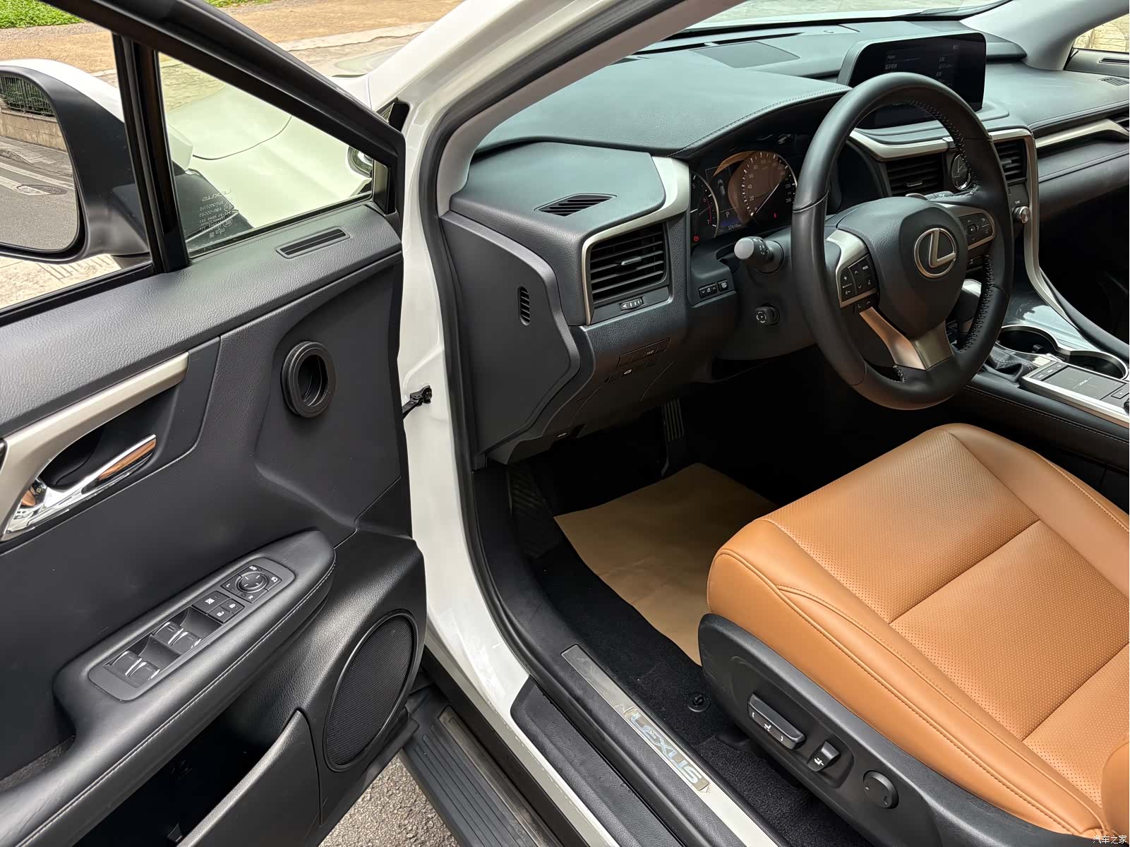 Lexus RX, 2022 все фото