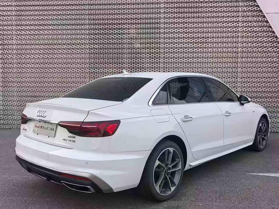 Audi A4L 2024, фото 2