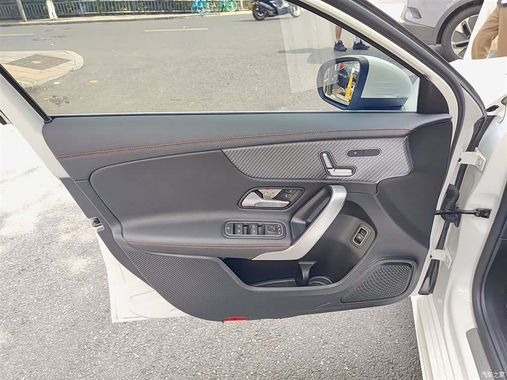 Mercedes-Benz A-Class, 2024 6