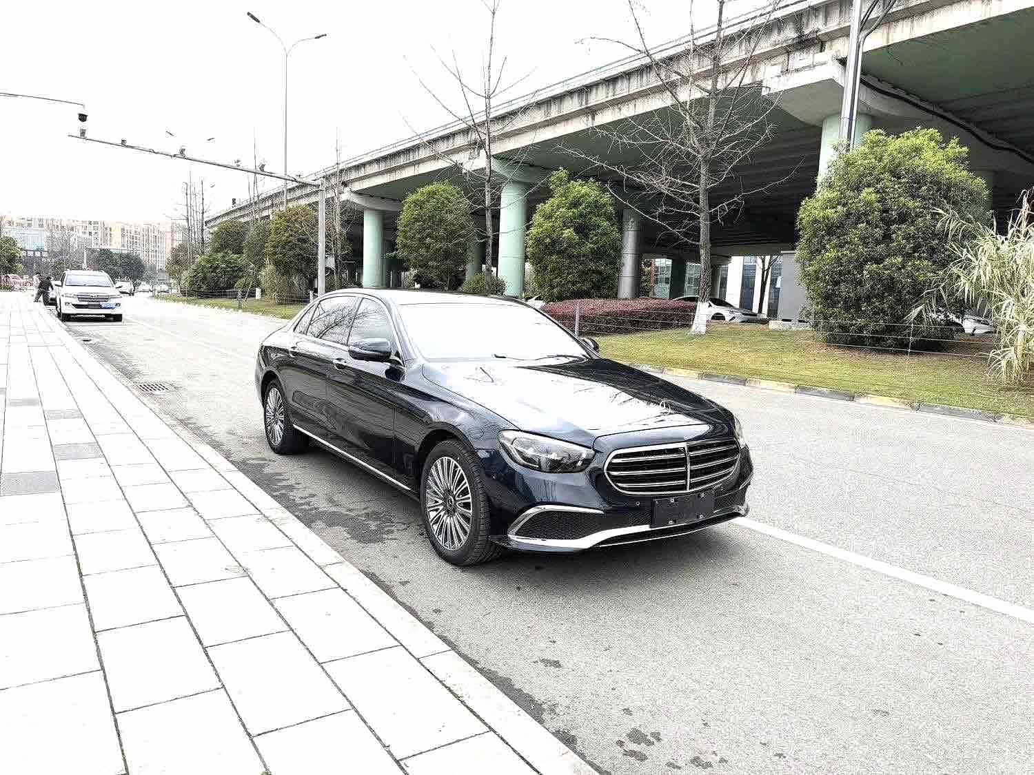 Mercedes-Benz E-Class, 2022 3