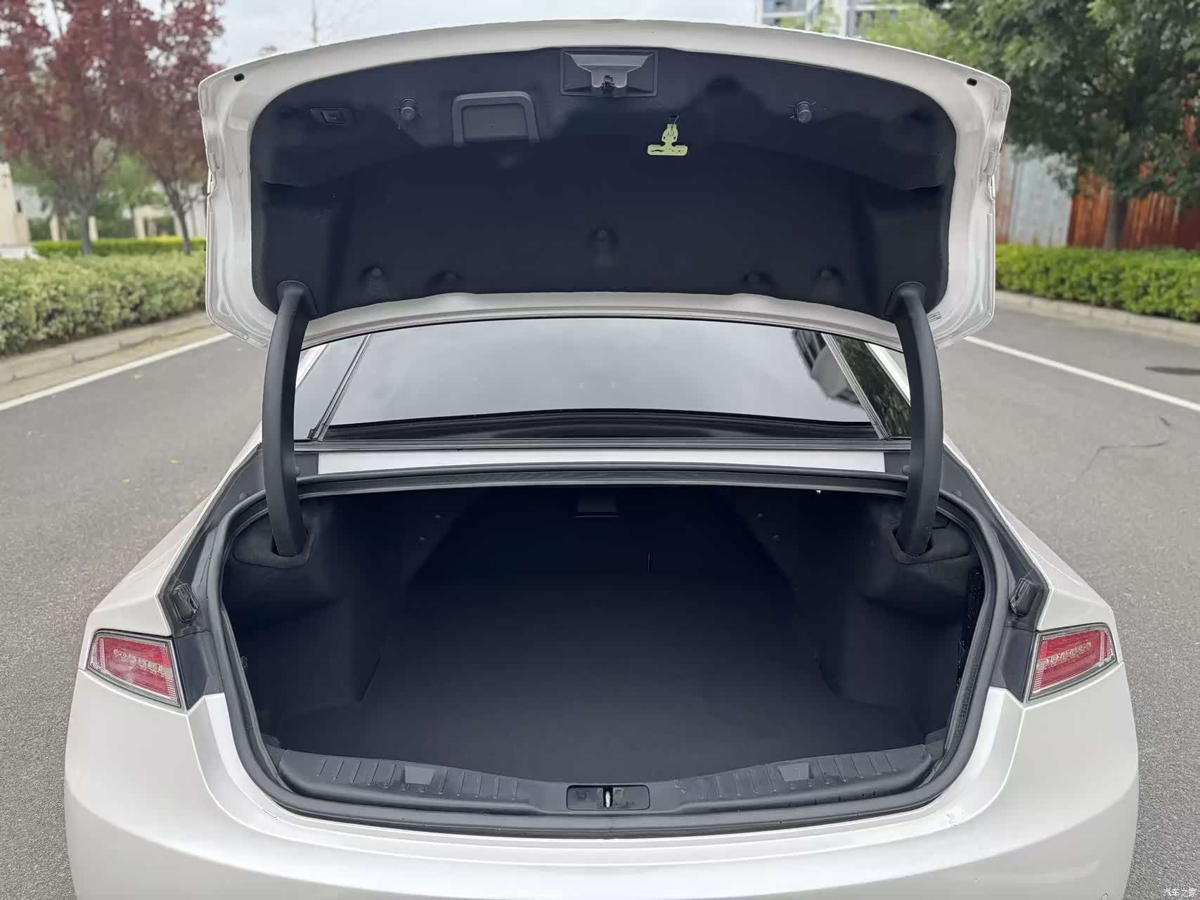 Lincoln MKZ, 2018 15