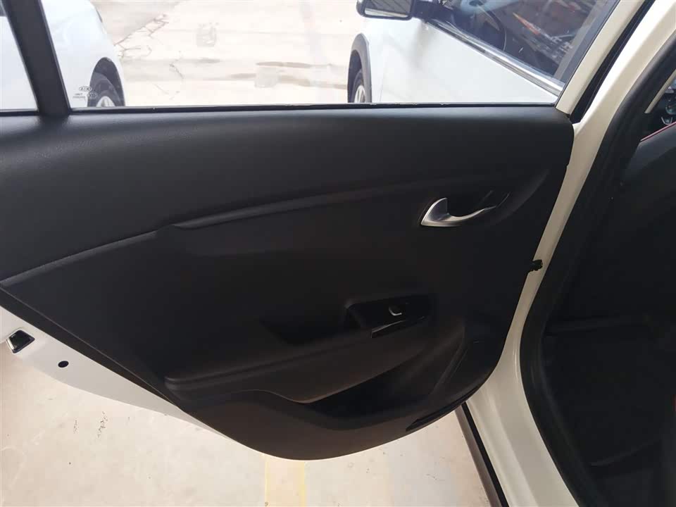 Kia KX CROSS