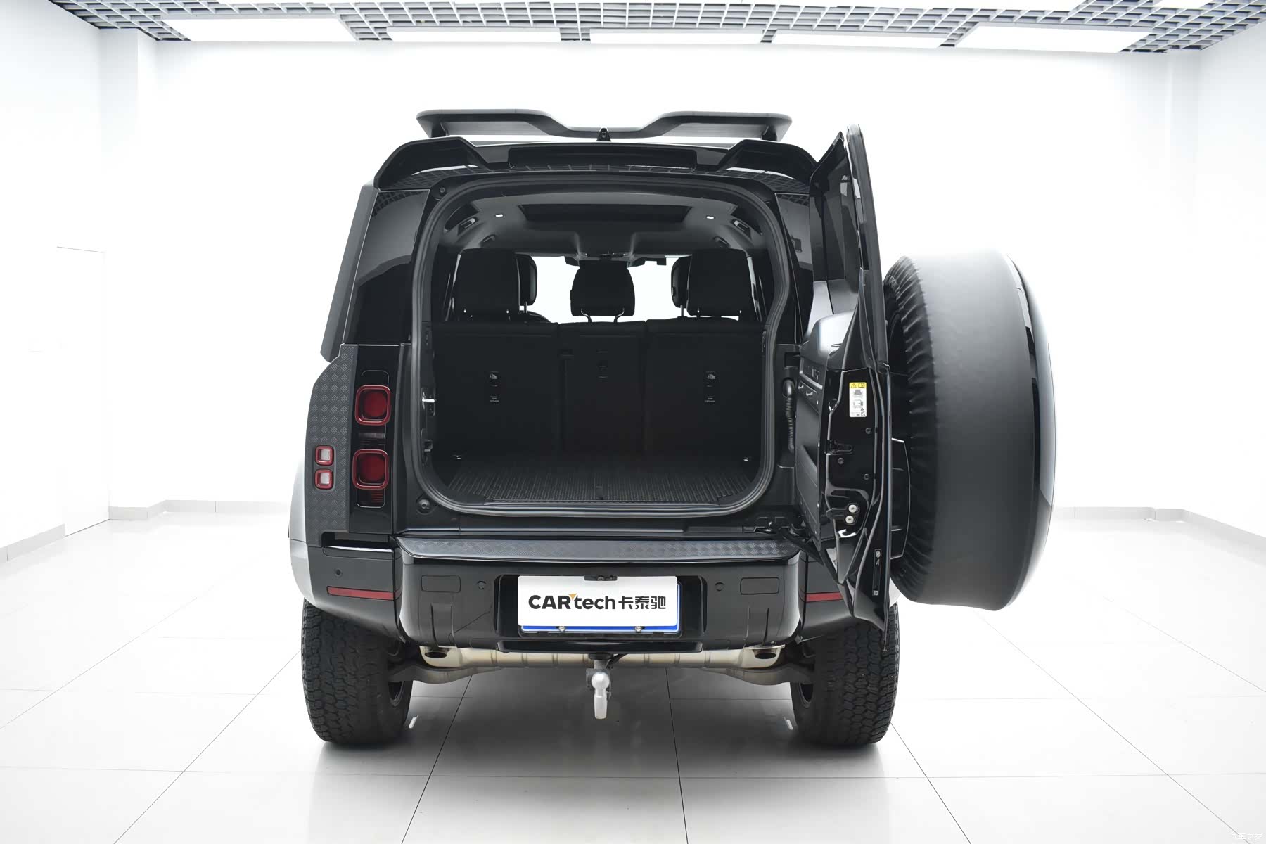 Land Rover Defender, 2023 23