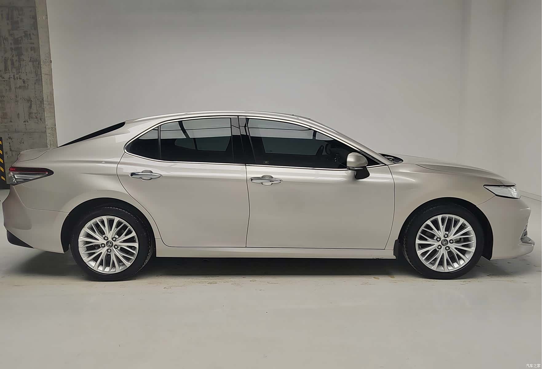 Toyota Camry, 2020 7