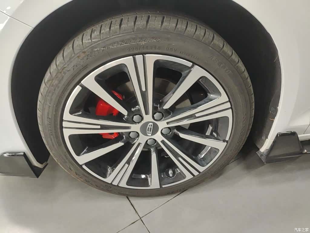 Geely Preface, 2026 23