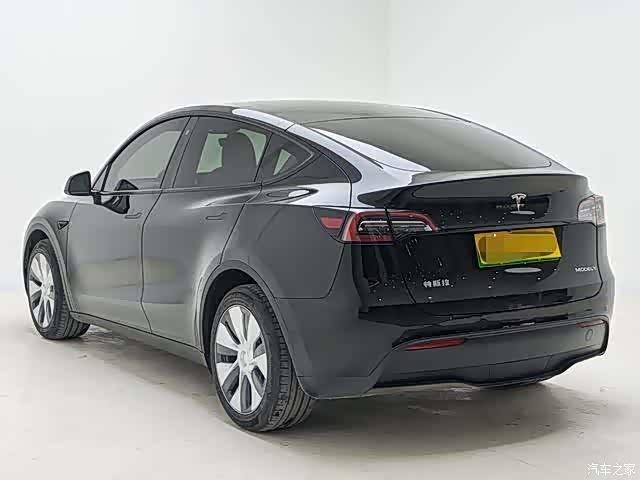 Tesla Model Y, 2023 10