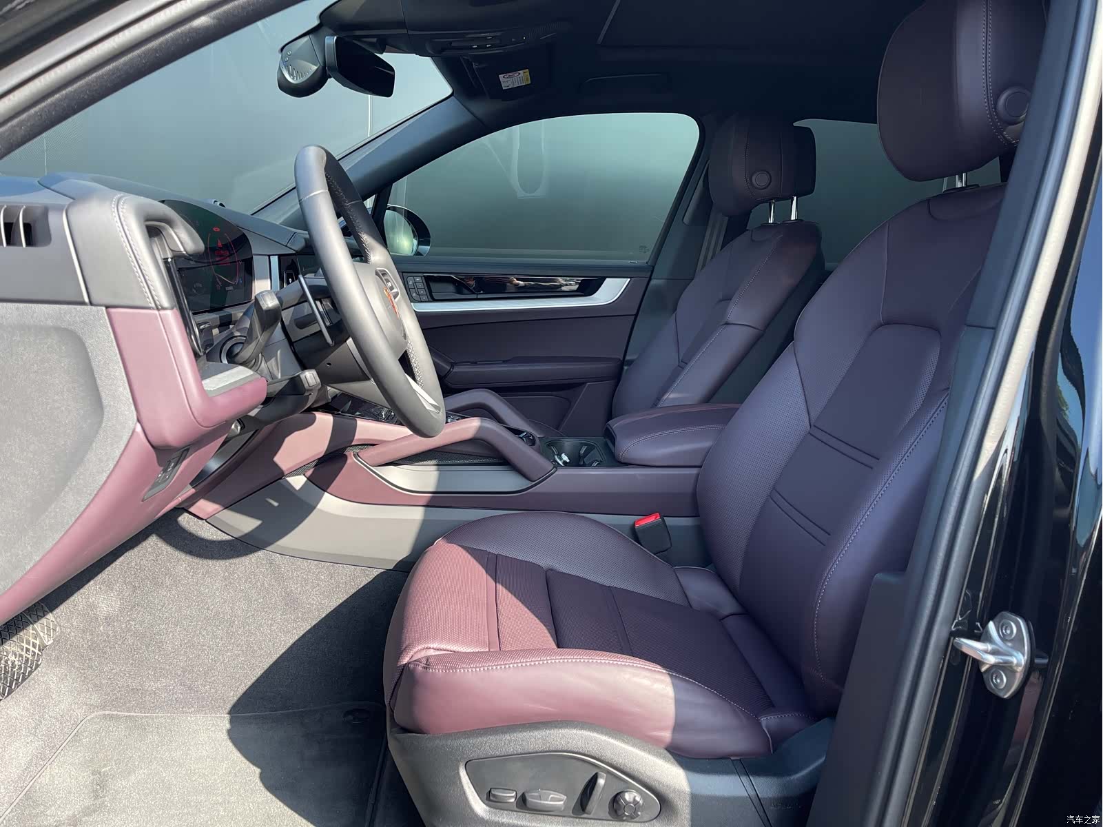 Porsche Cayenne, 2025 10
