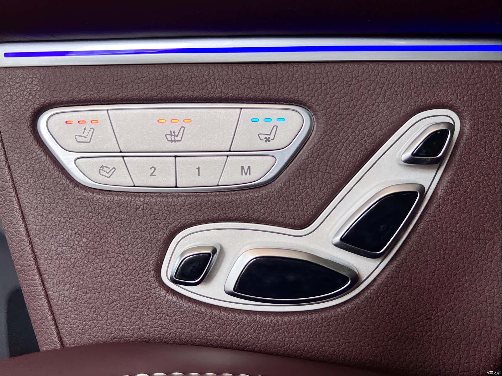 Mercedes-Benz V-Class, 2025 20
