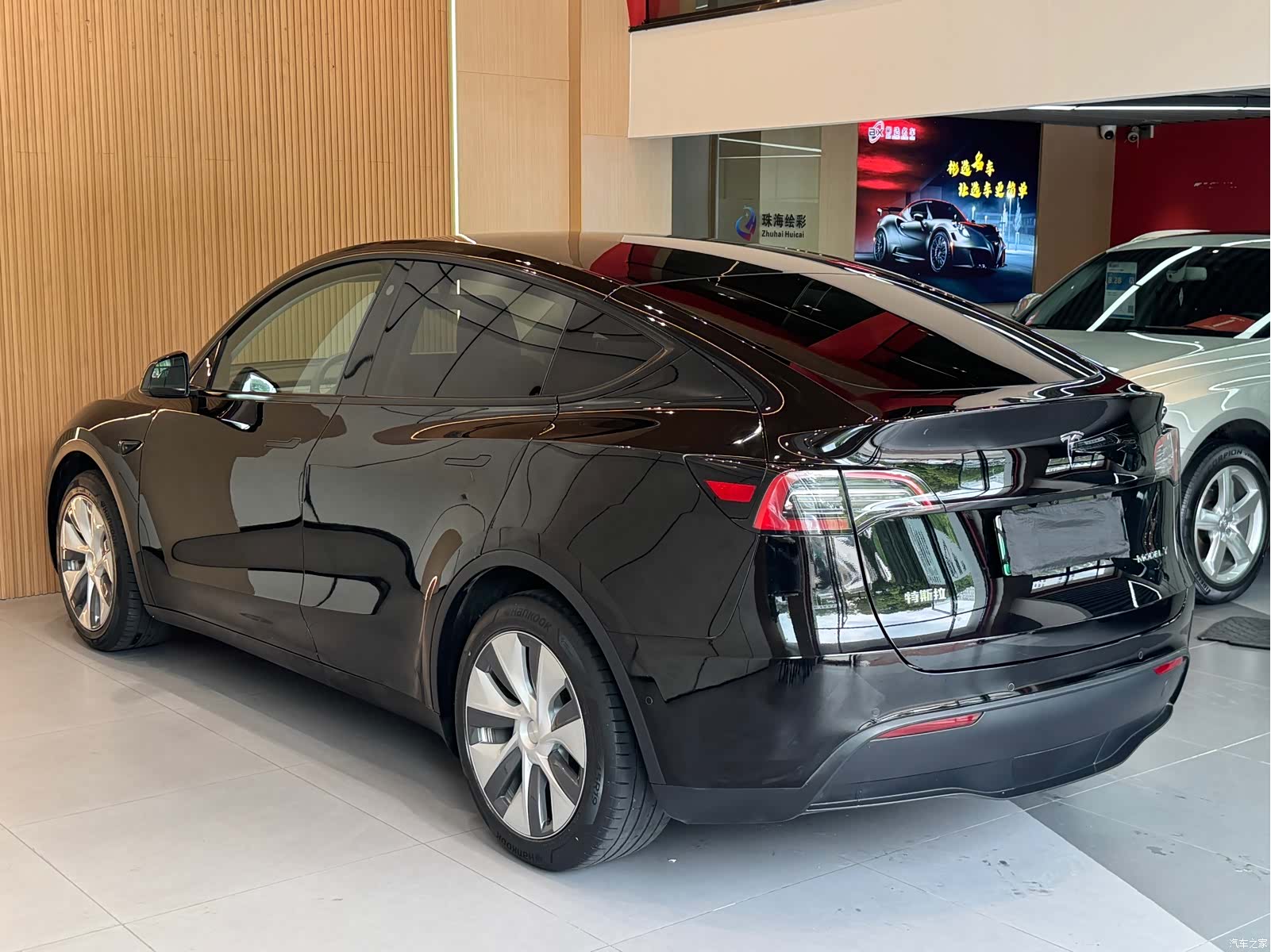 Tesla Model Y, 2023 19