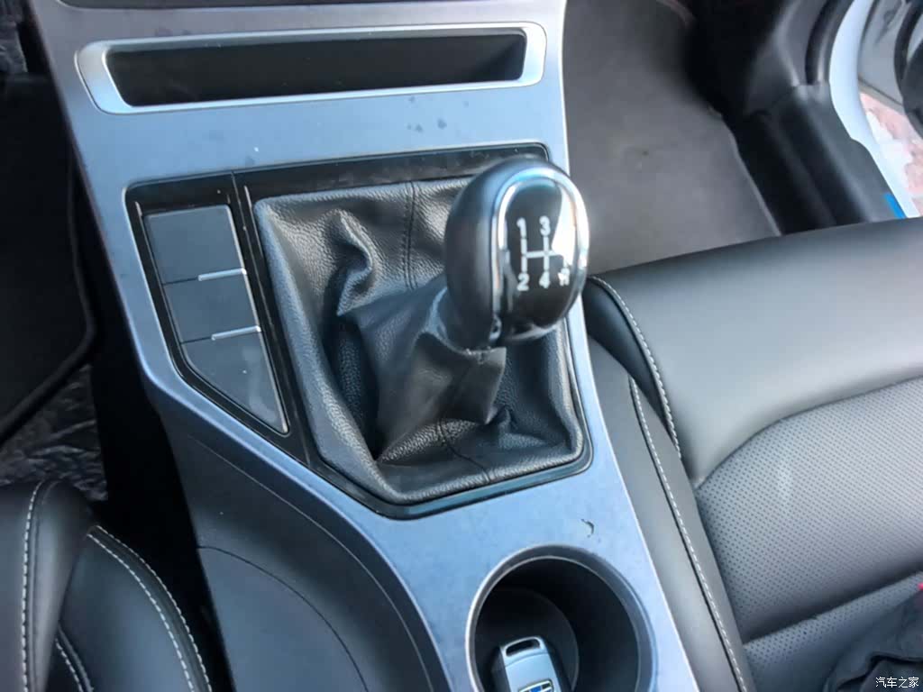 Geely Emgrand, 2018 14