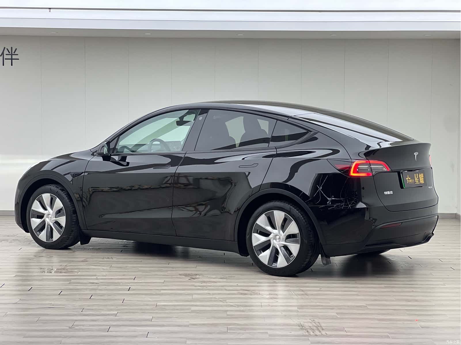 Tesla Model Y, 2023 все фото