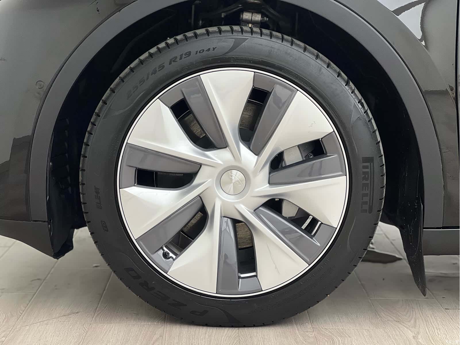 Tesla Model Y, 2023 9
