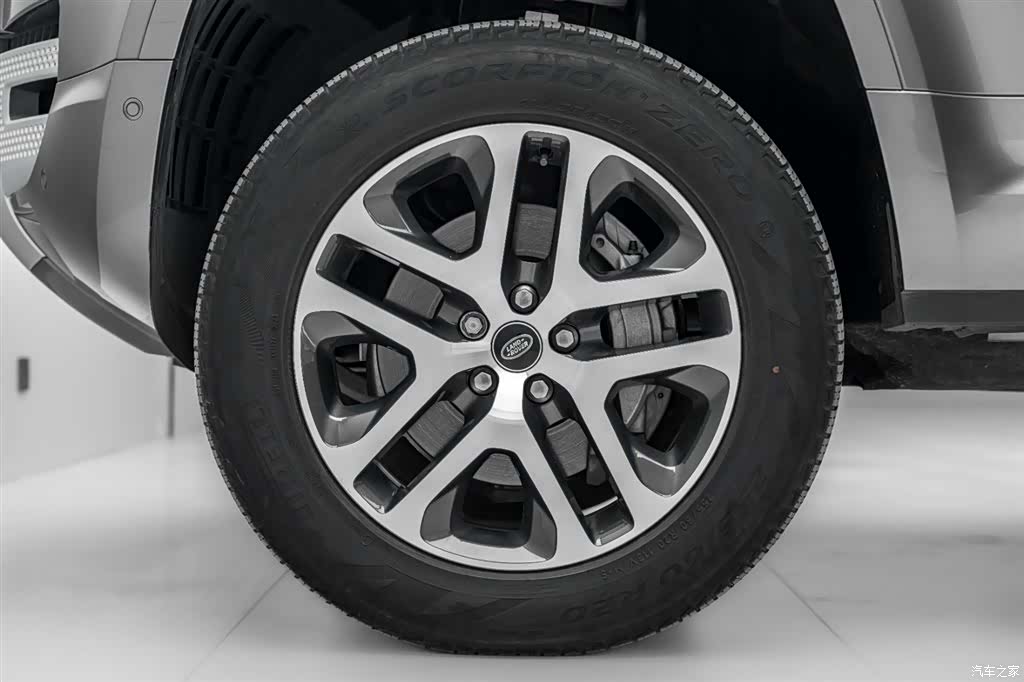 Land Rover Defender, 2024 38