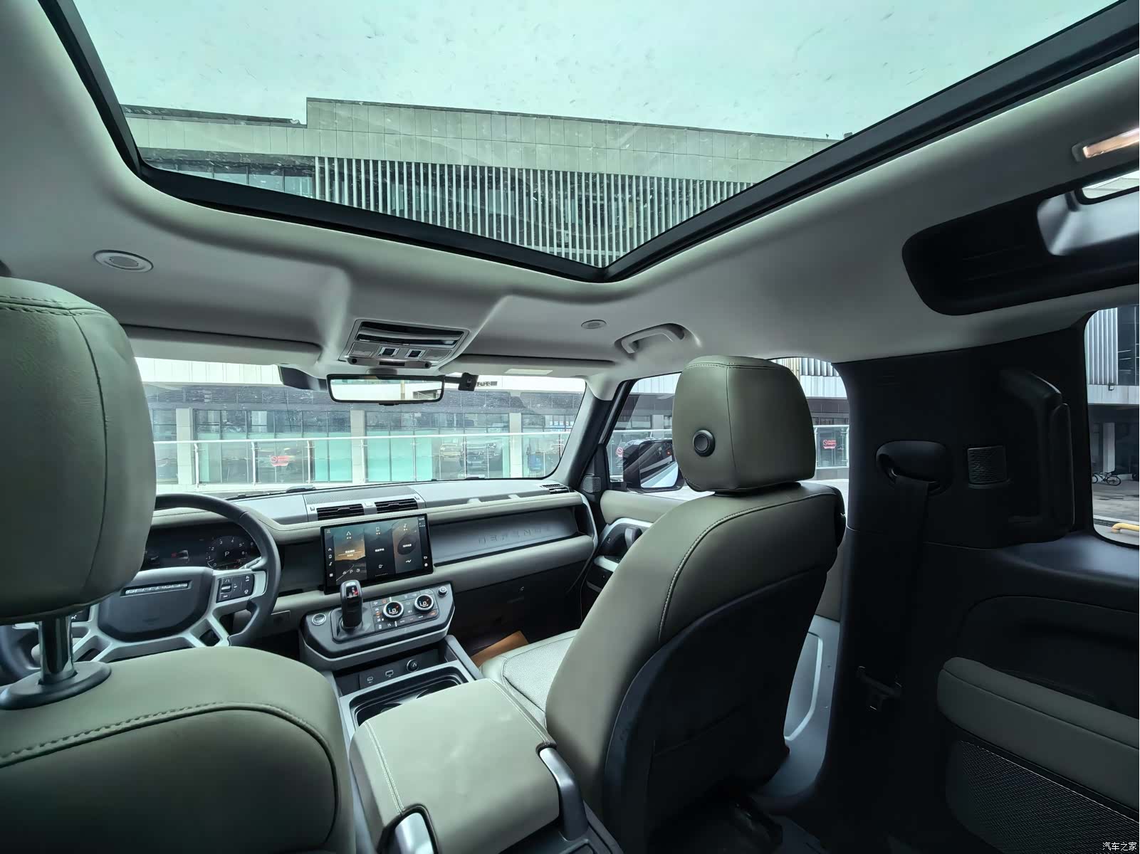 Land Rover Defender, 2022 18