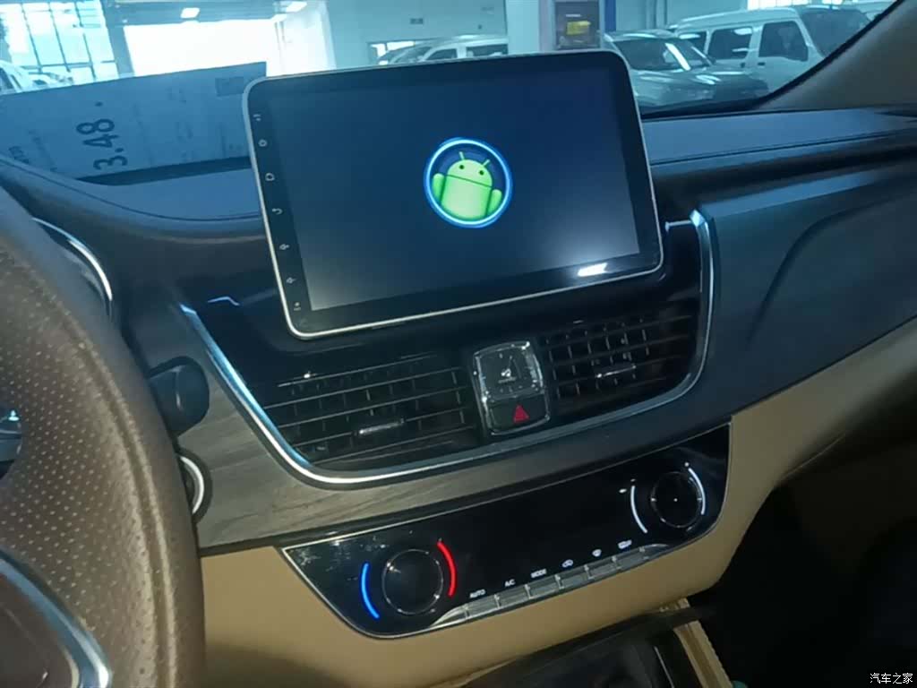 Wuling 730, 2018 13