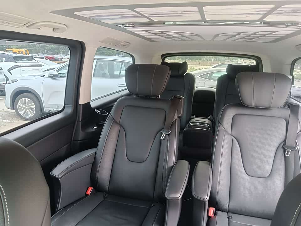 Mercedes-Benz V-class