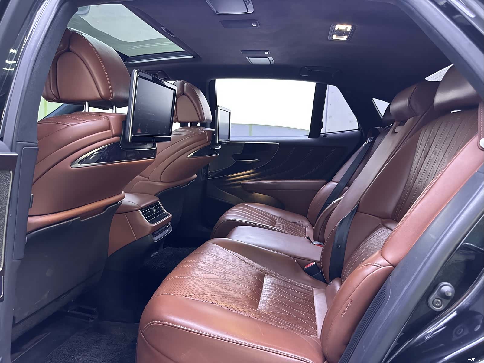 Lexus LS, 2018 10