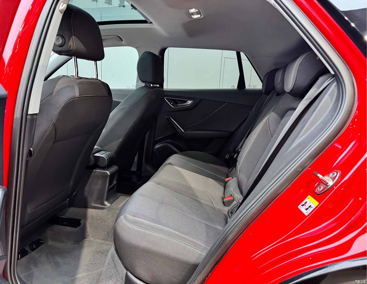 Audi Q2L, 2019 10