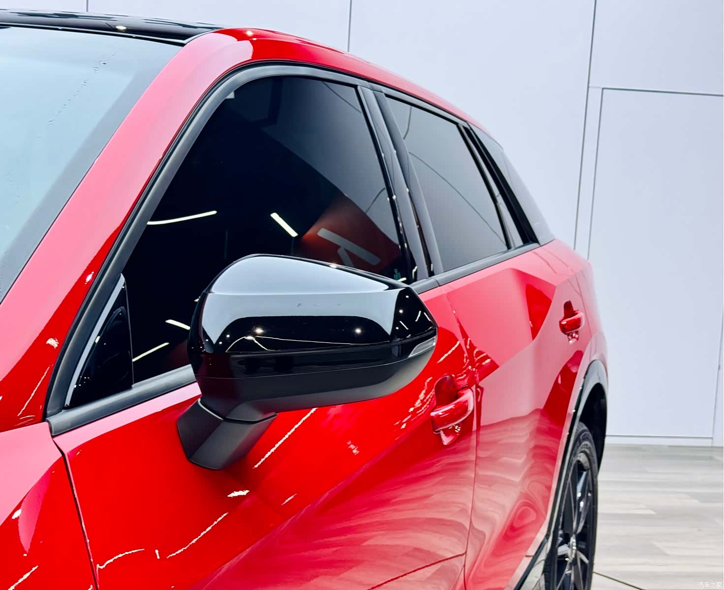 Audi Q2L, 2019 24