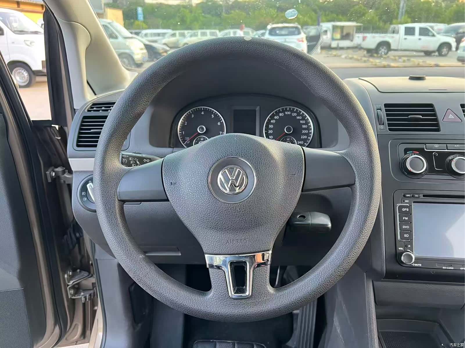 Volkswagen 5, 2015 7
